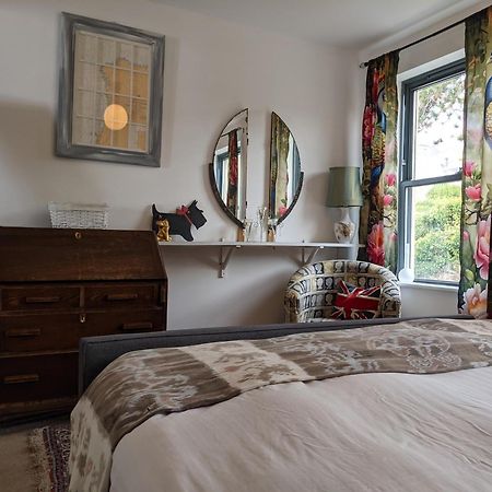 Panoramic Sea Views, Sleeps 4, Torquay Apartment Exterior photo